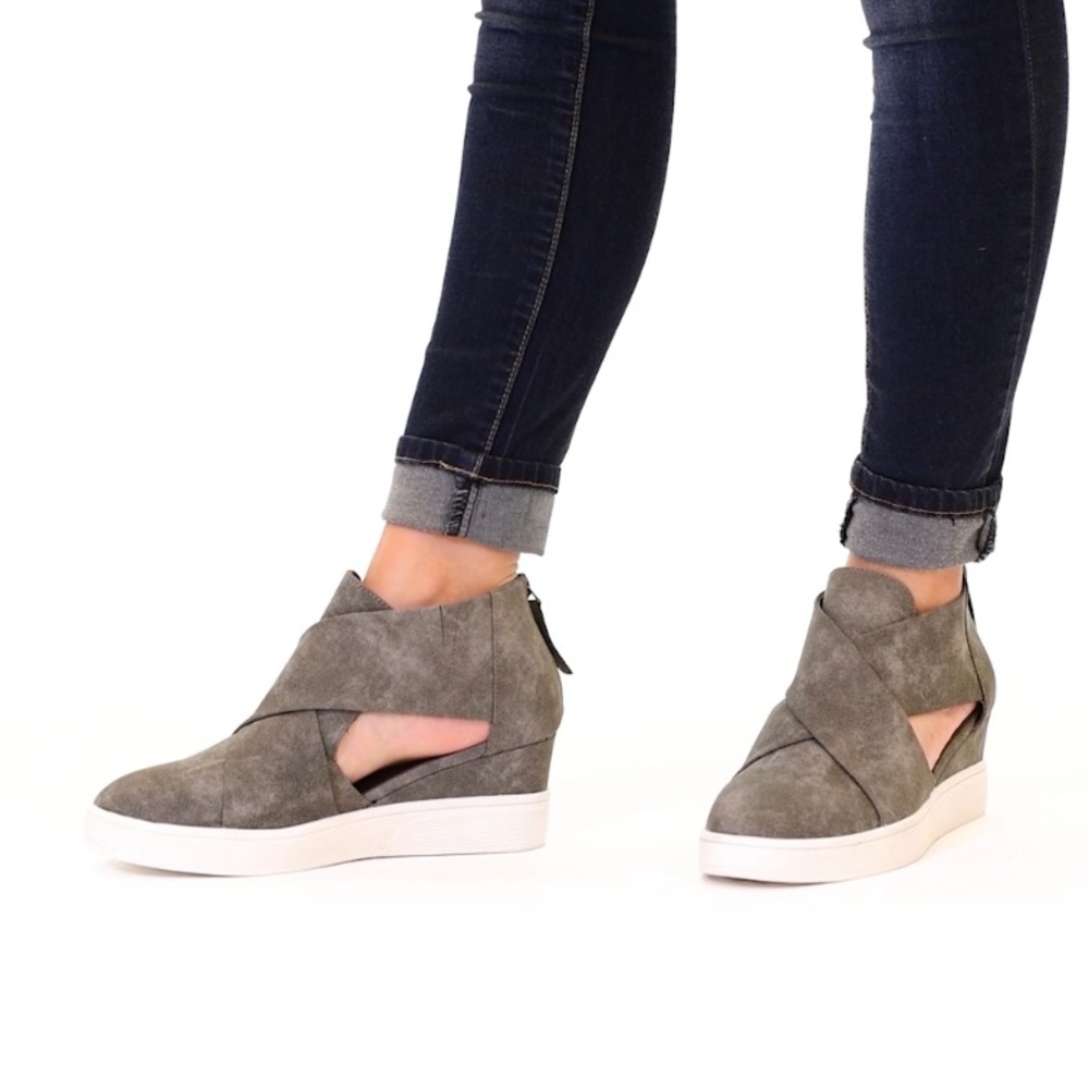 JOURNEE Seena Wedge Sneaker